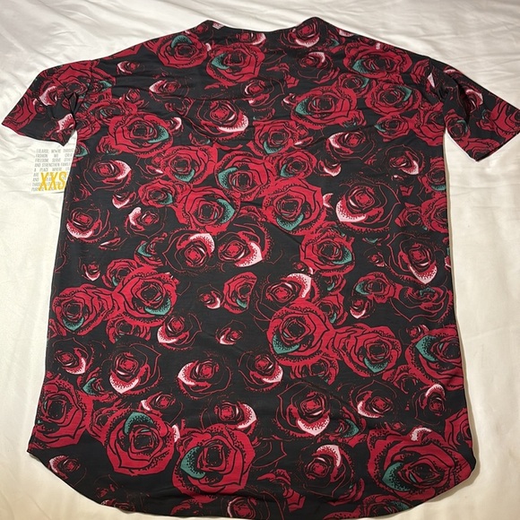 LuLaRoe Irma Red Roses on Black Tunic 2XS (Small) - Picture 7 of 8